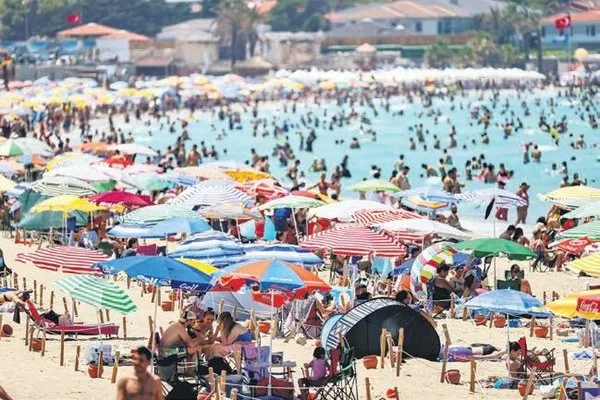 tatil-bolgelerinde-bayram-yogunlugu-marmaristeki-koyda-tam-100-tekne-kayitlara-gecti-1626902840662.jpeg