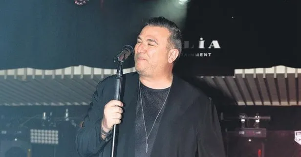 Dünyaca ünlü Yunan sanatçı Antonis Remos İstanbul’da! Konsere ünlüler akın etti: Acun Ilıcalı, Berkay Şahin, Oğuzhan Koç...