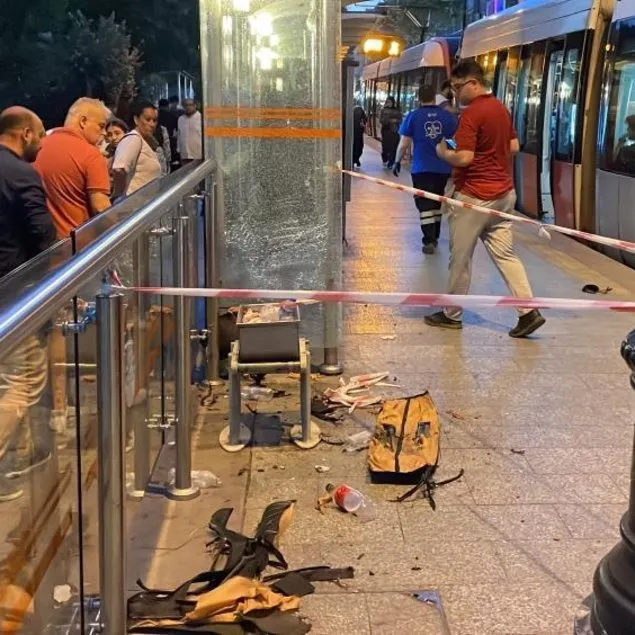 Tramvay durağında korku dolu anlar