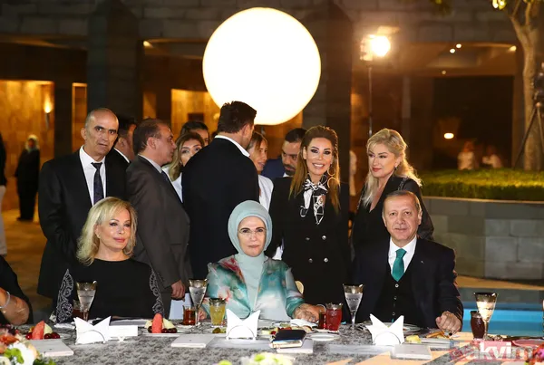 Cumhurbaşkanı Erdoğan İstanbul'da sanatçı ve sporcularla iftar yaptı - 15