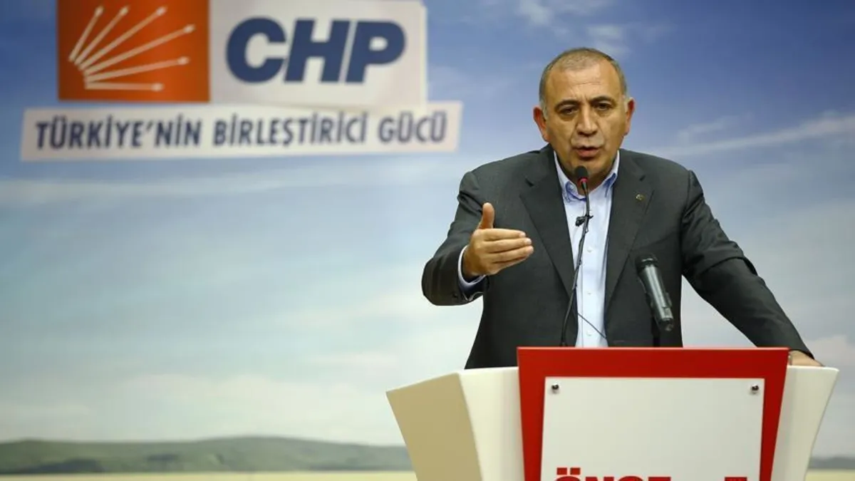 CHP'de İstanbul krizi! Gürsel Tekin ve Özgür Özel restleşti | CHP yönetimi Tekin'den savunma istedi