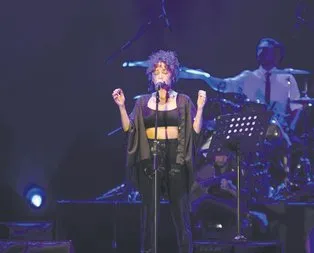 Emine için tek ses
