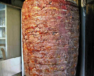 Gıda teröristleri vatandaşı zehirlemeye devam ediyor! Et döner değil sabun yiyoruz!