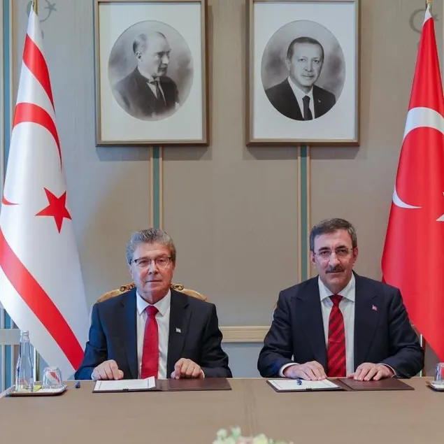 Yılmaz ve KKTC Başbakanı Üstel ile bir araya geldi