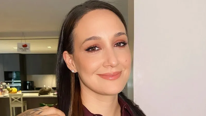 39luk-gupse-ozayin-2-haftada-15-kilo-verdiren-diyeti-57-kiloya-dusme-sirri-cikti-gunde-1-bardak-1716575282433.jpeg 57 kiloya düşme sırrı çıktı! "Günde 1 bardak..." 39'luk Gupse Özay'ın 2 haftada 15 kilo verdiren diyeti!-2