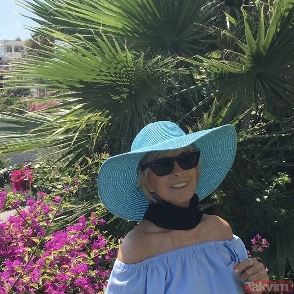 Plajlar güzel görsün! Yeşilçam yıldızı Filiz Akın'ın beslenme tüpü çıkarıldı! İlk iş siyah mayosunu giyip kendini serin sulara attı - 6