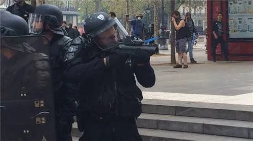 Fransa'da polis terörü-2