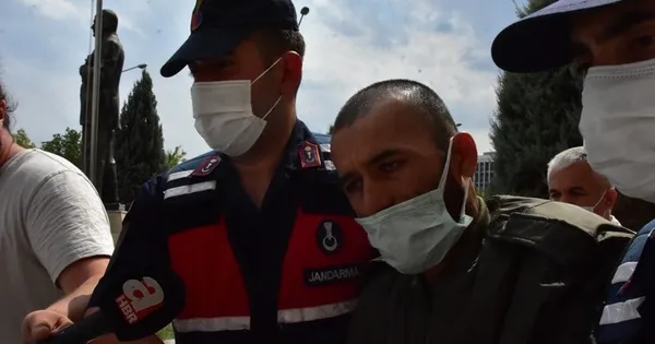 son-dakika-buyuksen-cinayetinde-flas-gelismeler-abdulhamid-uzbeke-tufekle-cekilen-fotograflar-soruldu-1627545192679.jpg SON DAKİKA: Büyükşen cinayetinde flaş gelişmeler! Abdulhamid Uzbek'e tüfekle çekilen fotoğraflar soruldu-3