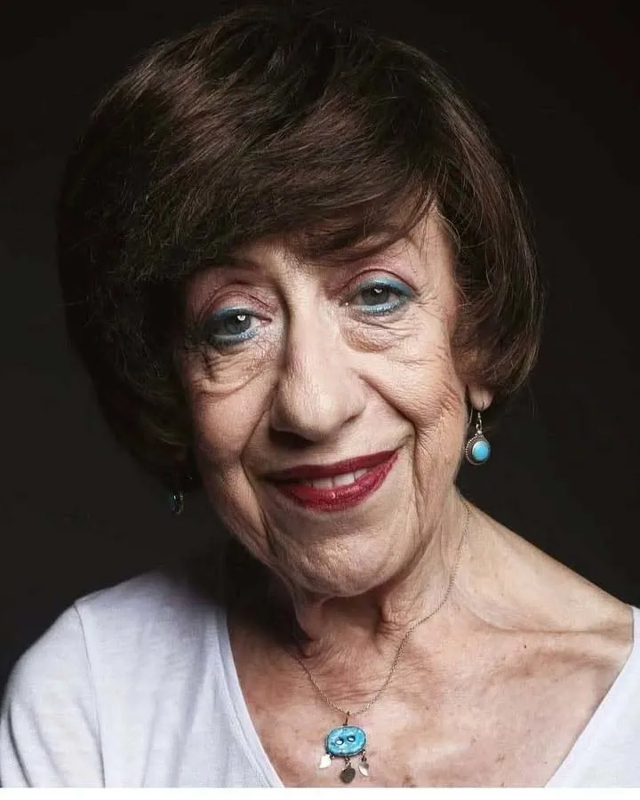 Boşansa da soyadını mezara kadar taşıdı! Ayşen Gruda’yı eski eşiyle aynı sahnede buluşturan 40 yıllık dilek... - 15