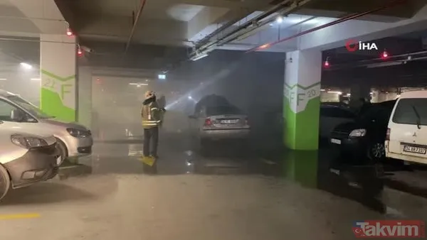 Seyir halinde motor bölümünden alev aldı! Büyük Çamlıca Camisi'nin kapalı otoparkında araç yangını - 6