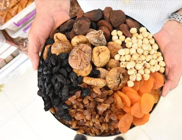 Kuru meyveden 343 milyon