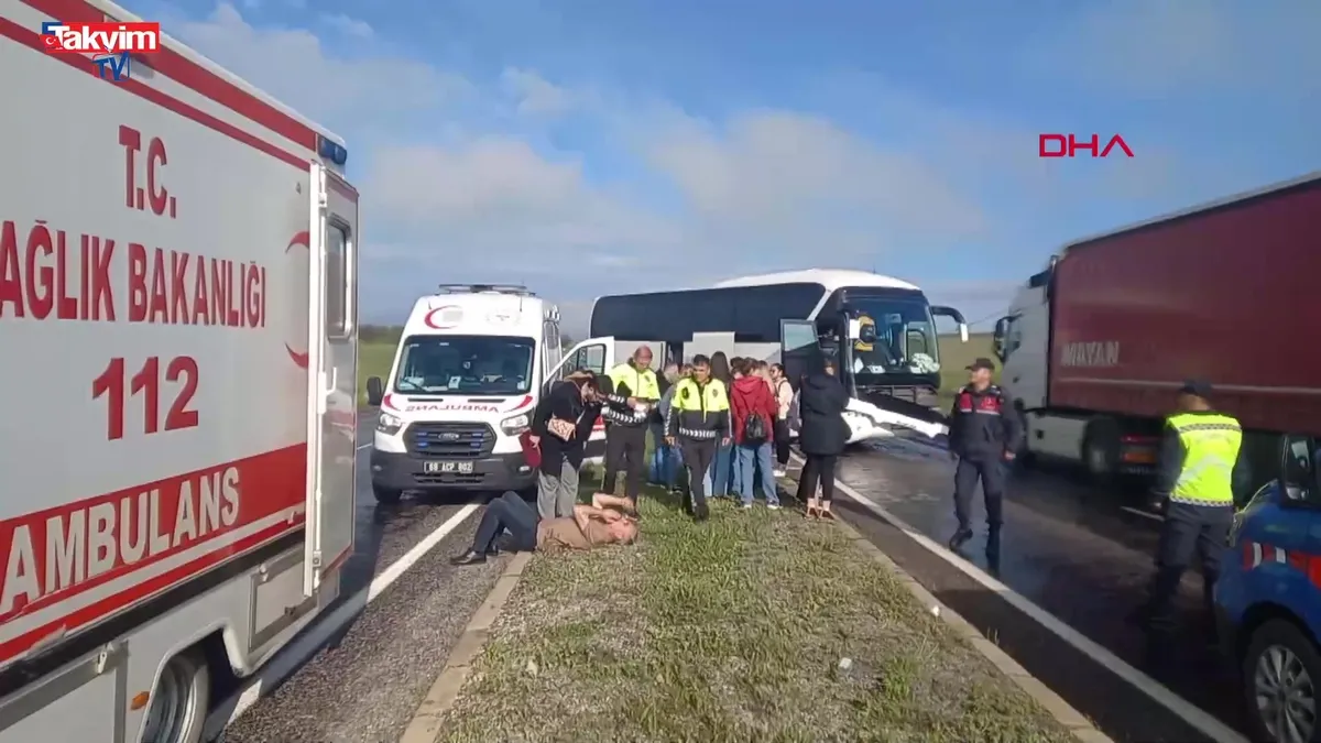 Aksaray'da tur otobüsü kaza yaptı: 16 yaralı