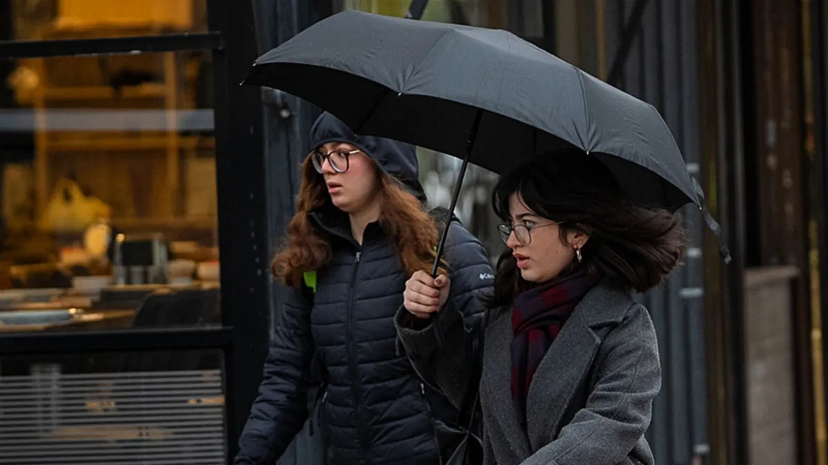 Meteoroloji'den İstanbul'a saatli uyarı: Gece yarısı sağanak bastıracak! Yeni sistemle kar geliyor
