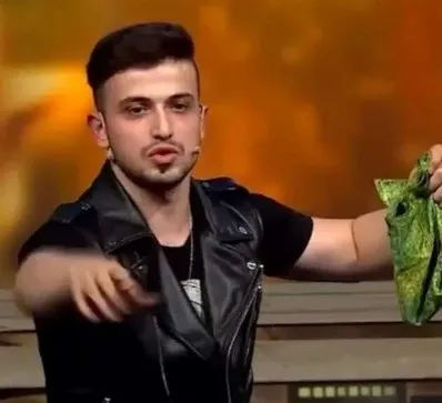 sihirbaz-yaser-kocaka-narkotik-baskini-kedi-kumundan-uyusturucu-cikti-1783000653330.jpeg Sihirbaz Yaser Koçak’a narkotik baskını: Kedi kumundan uyuşturucu çıktı-3