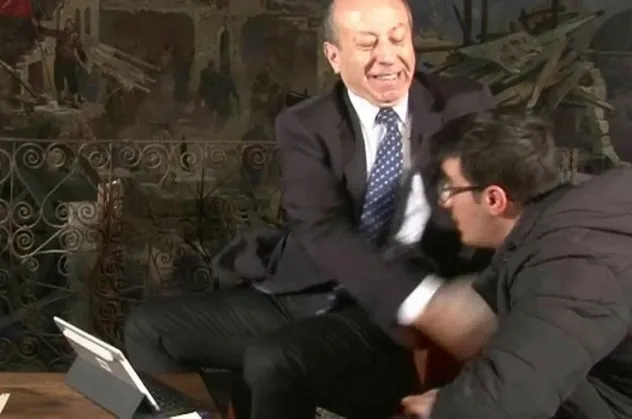 Muharrem Sarıkaya'nın tokat attığı kameraman Ahmet Demir'den yürek yakan açıklama: Hasta annem var videoyu izlemesin istedim