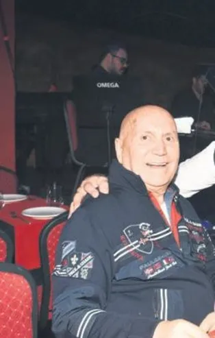 Mustafa Keser'den patrona şarkılar