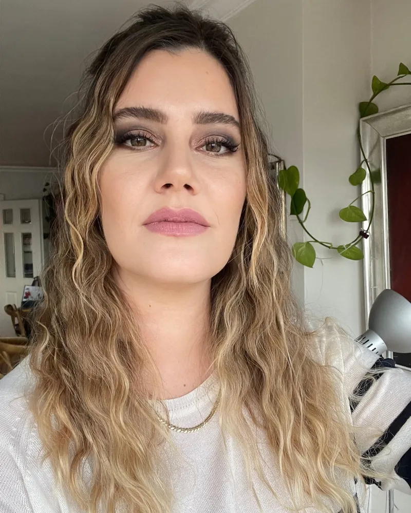 ferhan-sensoy-ve-nejat-uygurun-yapay-zeka-videosuna-ailelerinden-tepki-1774682326868.jpg Ferhan Şensoy ve Nejat Uygur'un yapay zeka videosuna ailelerinden tepki!-6