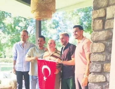 Bayrak asan amca ile sürpriz buluşma