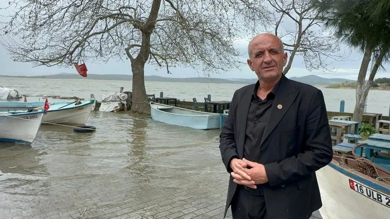 turkiyenin-kucuk-venediki-sular-altinda-sehirde-evler-yaliya-donustu-1775219941178.jpg Türkiye’nin küçük Venedik’i sular altında: Şehirde evler yalıya dönüştü-3