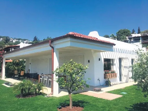 Sözcü yazarı Yılmaz Özdil'in Bodrum'daki villasının kaçak kısımları yıkıldı!-4