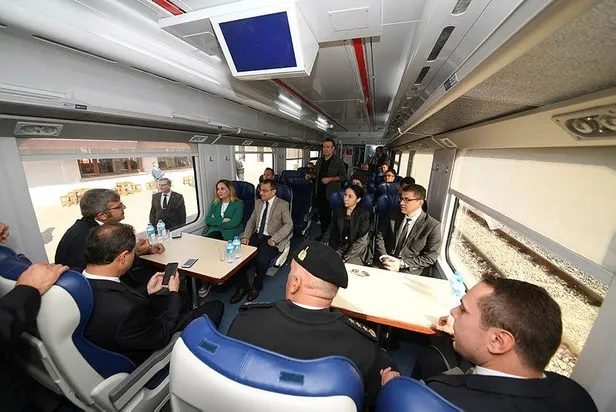 Anadolu DMU Milli Tren Seti Uşak'ta test sürüşüne başladı-2