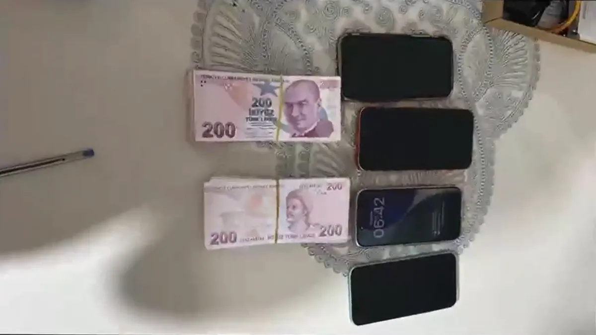 somada-cikar-amacli-suc-orgutune-operasyon-300-milyon-tllik-para-trafigi-ortaya-cikti-38-supheli-gozaltinda-1787069484942.png Soma’da çıkar amaçlı suç örgütüne operasyon: 300 milyon TL’lik para trafiği ortaya çıktı, 38 şüpheli gözaltında-2