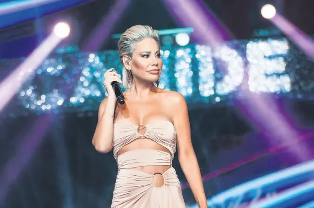 Linet, önceki gece bir mekanda sahne aldı