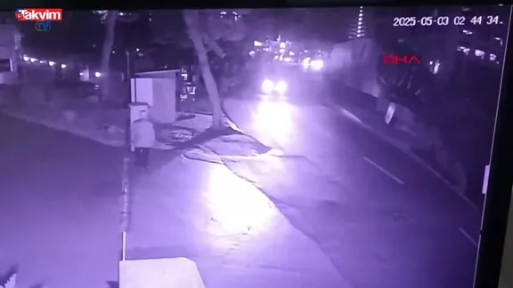 Sarıyer'de yolun çöktüğü anlar kamerada