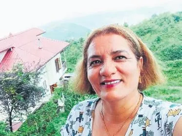 esi-tarafindan-bicaklanan-kadin-olay-yerinde-hayatini-kaybetti-1703544418631.jpeg Eşi tarafından bıçaklanan kadın olay yerinde hayatını kaybetti!-3