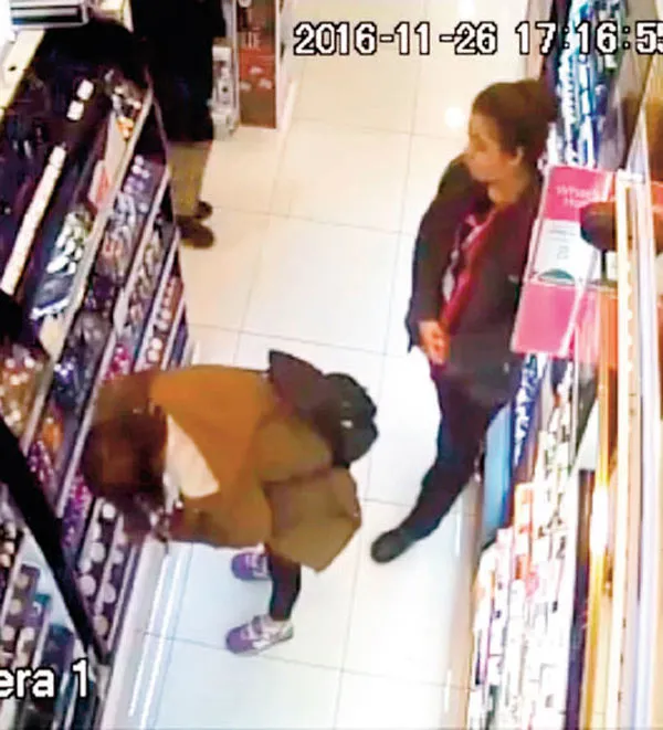 İstanbul'da 33 dakikalık çıplak arama işkencesi-3