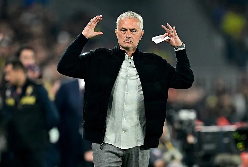 Fenerbahçe’de Mourinho kararı!