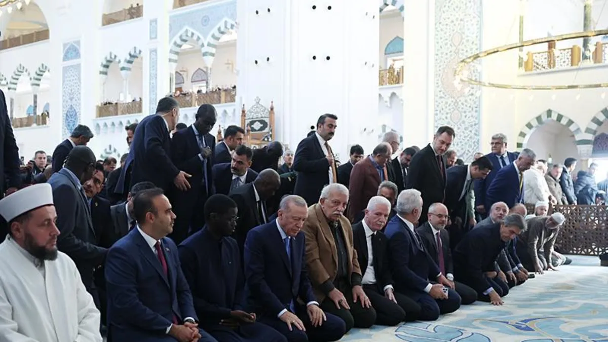 Başkan Erdoğan cuma namazını Büyük Çamlıca Camisi'nde Senegalli mevkidaşı Fay ile kıldı