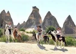 At sırtında Kapadokya keyfi