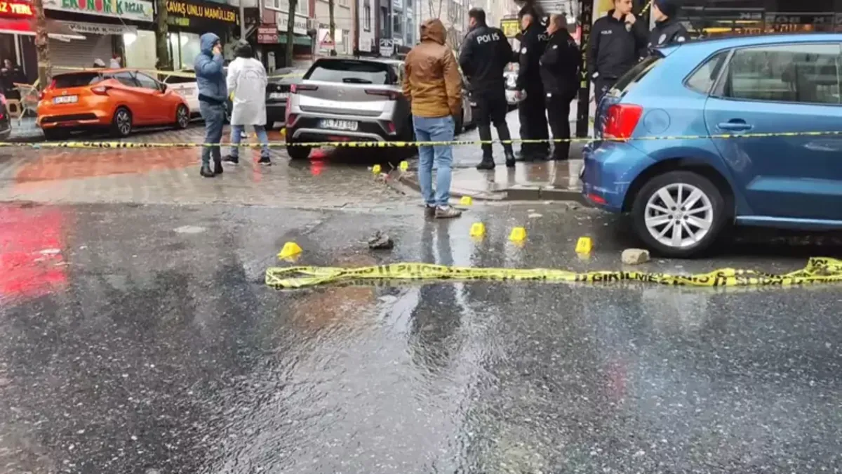 Esenyurt'ta trafikte çıkan tartışma silahlı kavgaya dönüştü: 1 kişi hayatını kaybetti