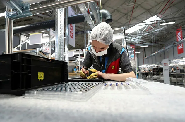 Çinli teknoloji devi TCL Türkiye'de üretime başladı