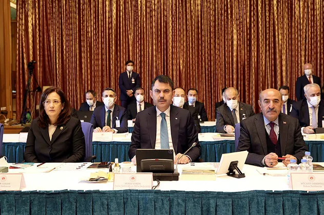 Bakan Kurum Meclis'te HDP'li vekillere haddini bildirdi: Sırtını mafyaya, FETÖ'ye, PKK'ya dayayıp...
