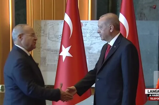 Külliye'de dikkat çeken tablo