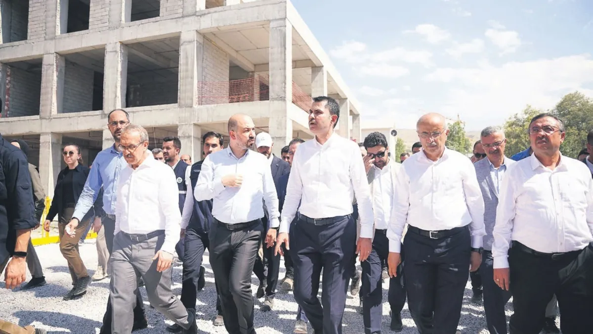 Bakan Kurum’dan Malatya’da net mesaj: “Toplantı yapmayın, iş yapın!”
