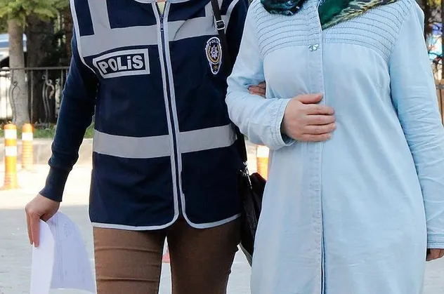 Adana merkezli 10 ilde FETÖ operasyonu