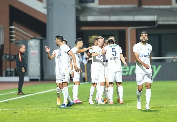 aslana-pasa-tokadi-galatasaray-deplasmanda-maglup-ms-kasimpasa-1-0-galatasaray-1601834453201.jpeg Aslan'a Paşa tokadı! Galatasaray deplasmanda mağlup... (MS: Kasımpaşa 1-0 Galatasaray)-1