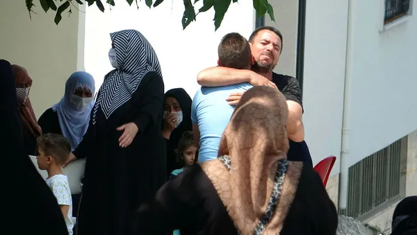 bursada-sel-sularinda-kaybolan-deryanin-son-sozleri-baba-beni-kurtar-1592833217137.jpg Bursa'da sel sularında kaybolan Derya'nın son sözleri: Baba beni kurtar-1