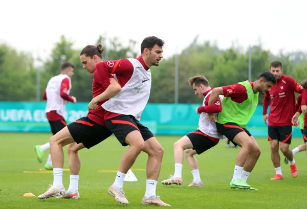 turkiye-futbol-federasyonu-yerli-oyuncu-oynatan-kuluplere-ne-kadar-tesvik-verilecegini-acikladi-1622814334626.jpg Türkiye Futbol Federasyonu yerli oyuncu oynatan kulüplere ne kadar teşvik verileceğini açıkladı-10