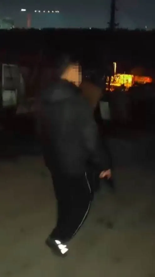 kucukcekmecede-uzun-namlulu-silahla-gezen-sahis-ve-suc-ortagi-yakalandi-1775331189397.jpeg Küçükçekmece’de uzun namlulu silahla gezen şahıs ve suç ortağı yakalandı-2