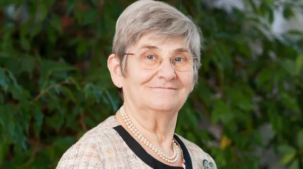 Canan Karatay yeni yıla girerken sahneye çıkıp şarkı söyledi! Canan Karatay kimdir?-4