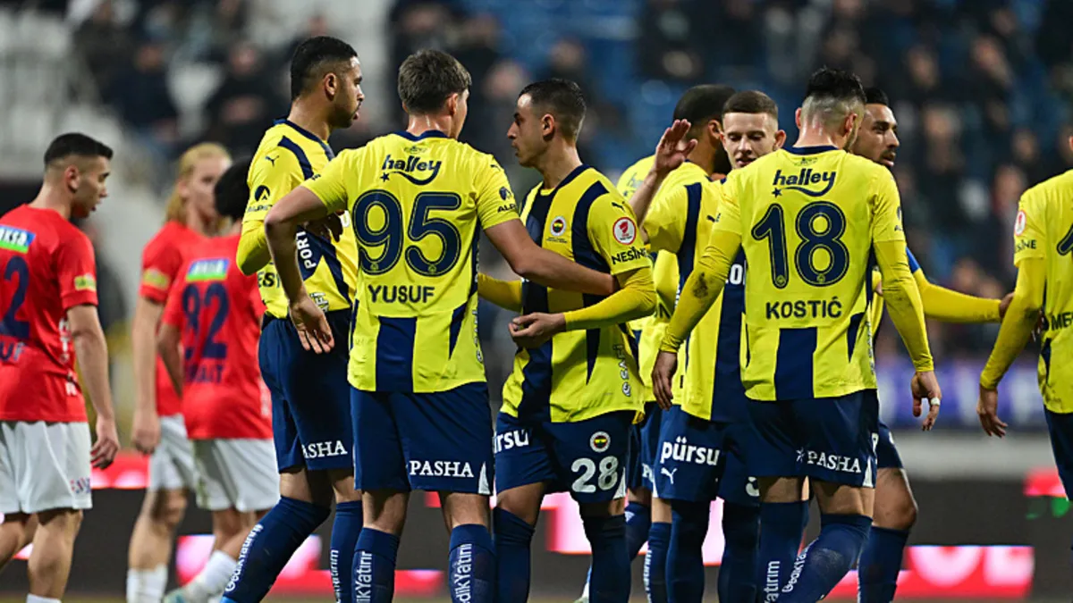 Rotasyonlu Fener 3 puanla başladı! Kasımpaşa Fenerbahçe: 0-3 | MAÇ SONUCU