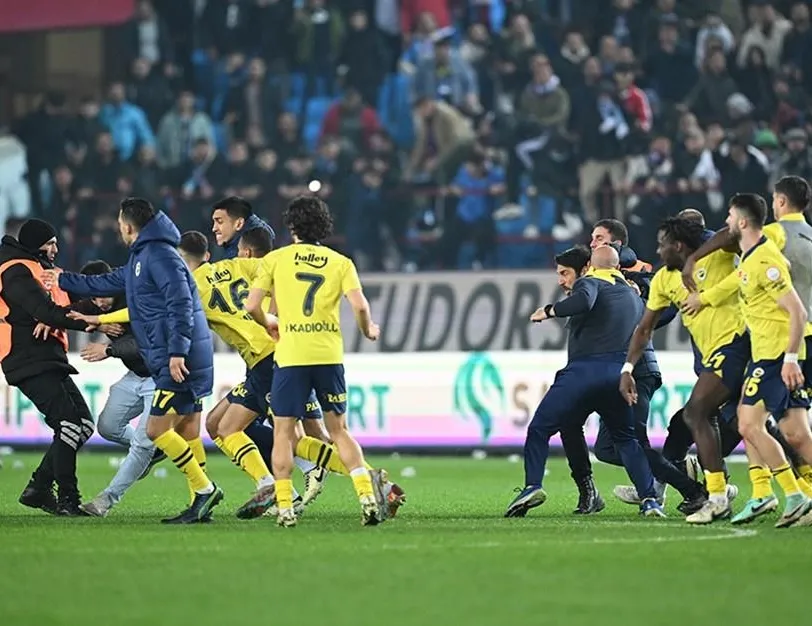 Yerel basından öfke: Gazeteler siyah çıktı