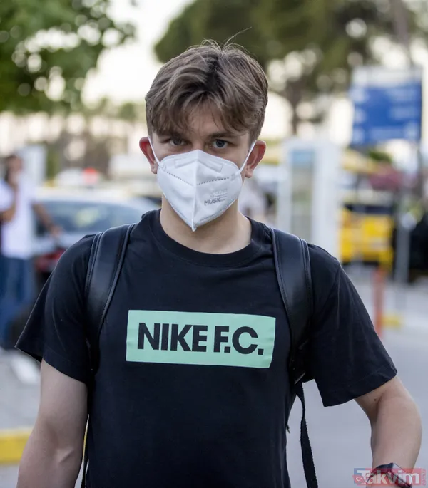 Dorukhan Toköz Beşiktaş'tan ayrılıyor mu? Şampiyonluk kutlamasında 'Gidiyorum' şarkısını seçmesinin nedenini açıkladı - 7