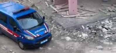 2-ilde-mahzen-41-operasyonlari-bakan-yerlikaya-duyurdu-ayazlar-suc-orgutu-cokertildi-1715231736229.jpeg 2 ilde Mahzen-41 Operasyonları! Bakan Yerlikaya duyurdu: 'Ayazlar' suç örgütü çökertildi-2