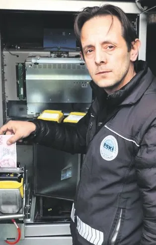 Eskişehir'de Sumatik'e girip paraları elle alan personel ortaya çıktı