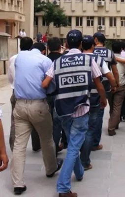 FETÖ'ye dev operasyon!